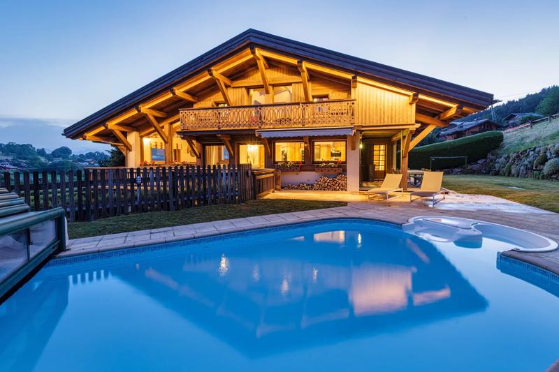 Châlet - 285 m² - 7 pièces