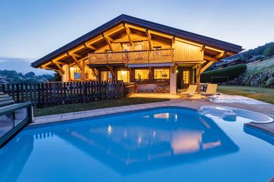 Châlet - 285 m² - 7 pièces