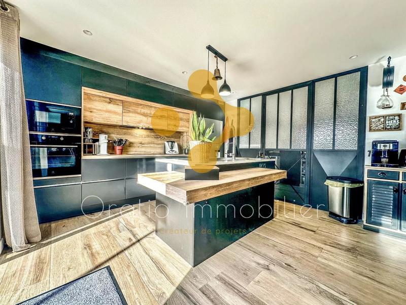 Maison de village - 261 m² - 10 pièces