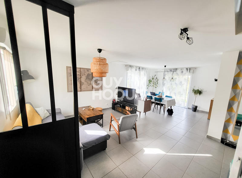 Maison - 99 m² - 5 pièces