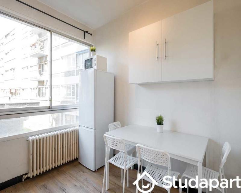 Chambre - 70 m² - 1 pièce