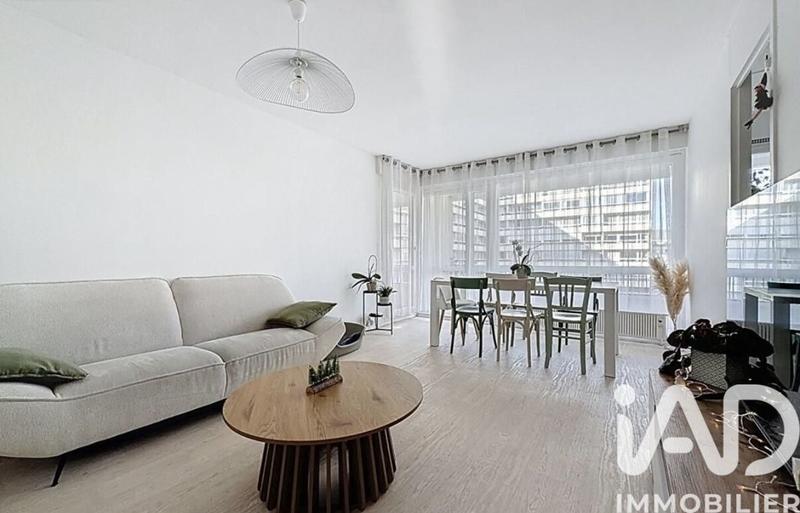 Appartement - 90 m² - 4 pièces