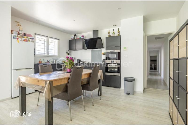 Maison - 97 m² - 5 pièces