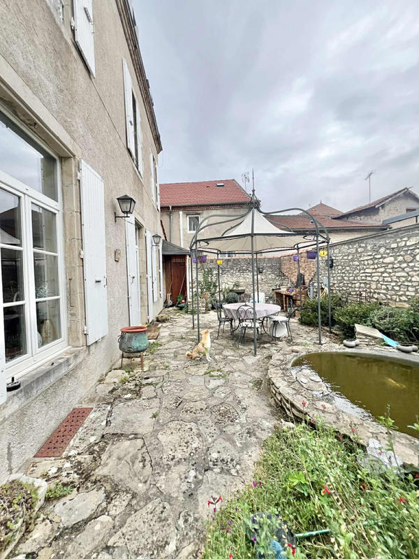 Maison - 198 m² - 8 pièces