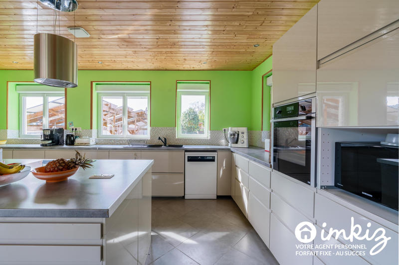 Maison - 290 m² - 10 pièces