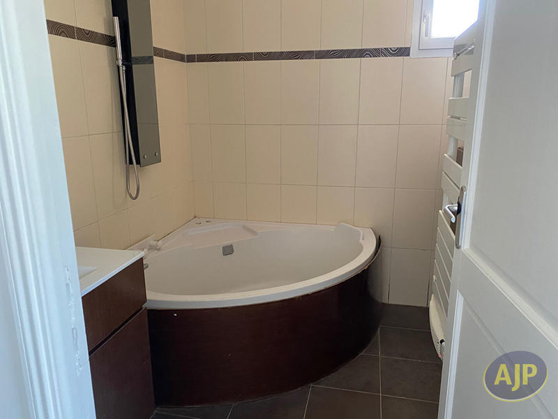 Maison - 82 m² - 4 pièces