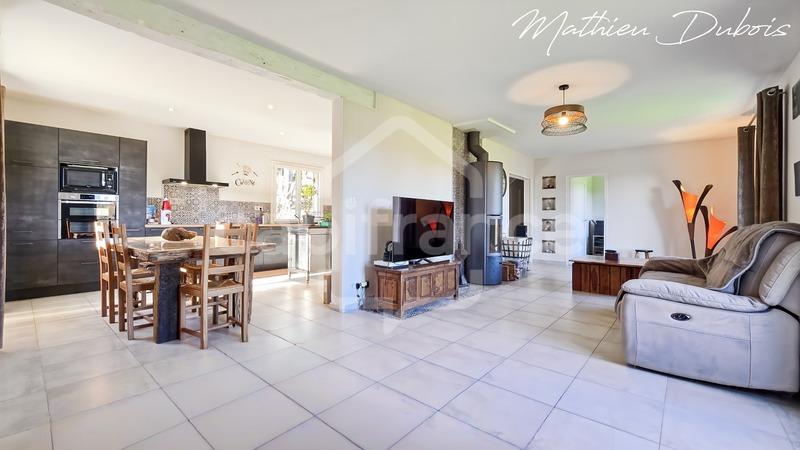 Maison - 204 m² - 7 pièces