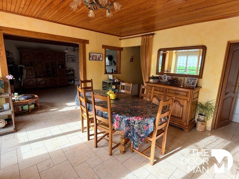 Maison - 247 m² - 9 pièces