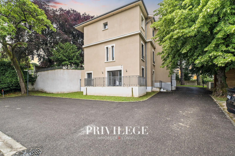 Appartement - 117 m² - 4 pièces