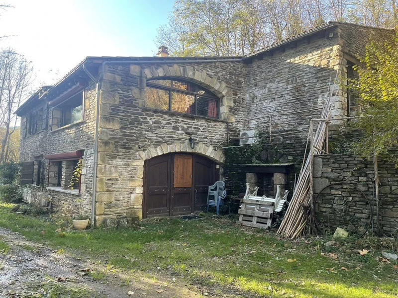 Maison - 288 m² - 11 pièces