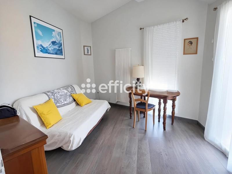 Maison - 210 m² - 5 pièces