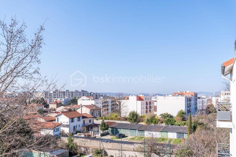 Immeuble - 57 m² - 3 pièces