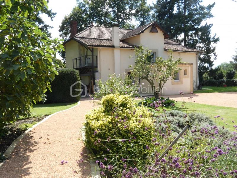 Maison ancienne - 206 m² - 6 pièces