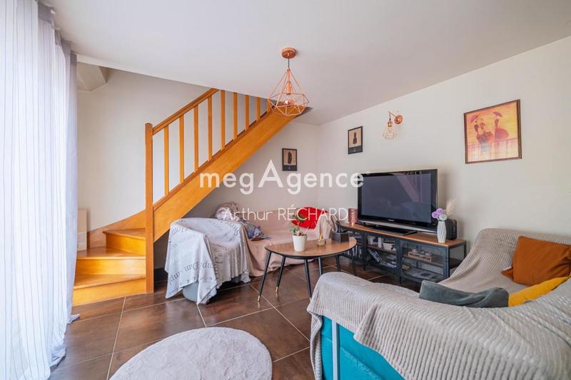 Maison - 210 m² - 9 pièces