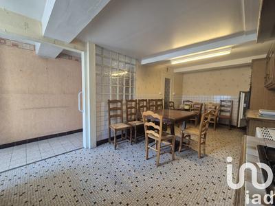 Maison - 378 m² - 8 pièces