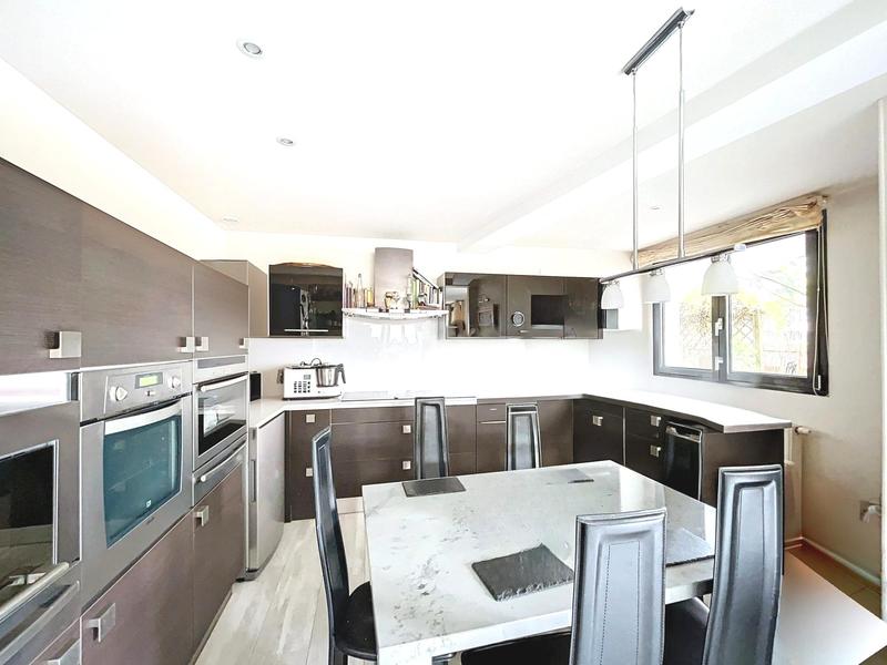 Appartement - 180 m² - 5 pièces