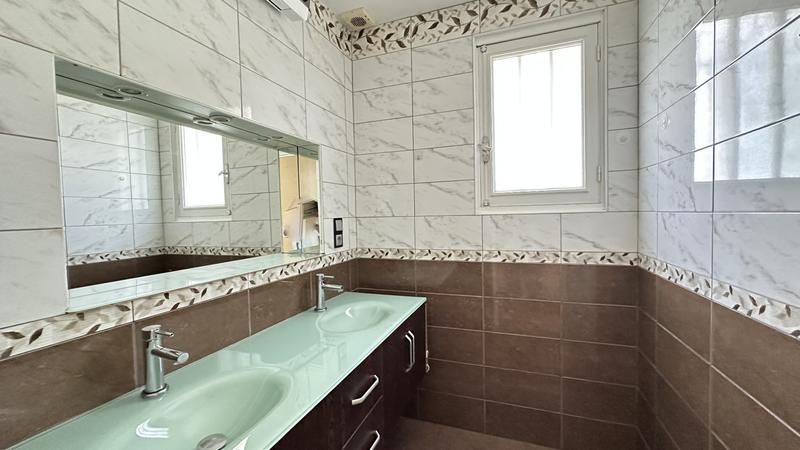 Maison - 174 m² - 7 pièces