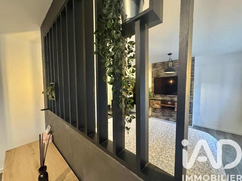 Maison - 223 m² - 7 pièces