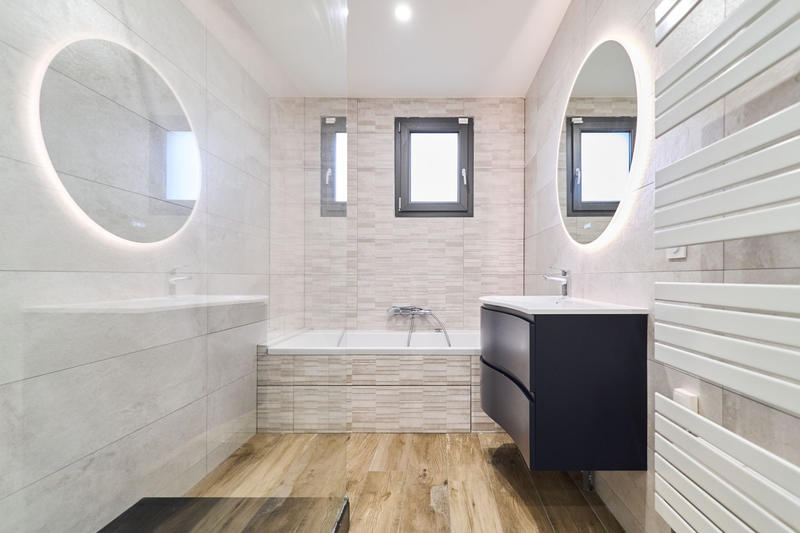 Maison - 223 m² - 8 pièces