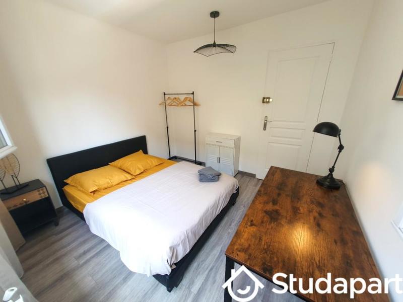 Chambre - 11 m² - 1 pièce