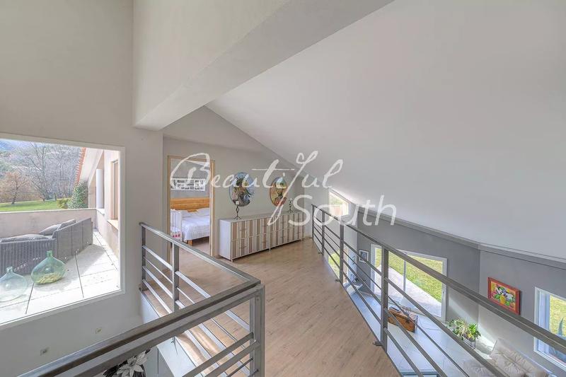 Maison - 279 m² - 6 pièces