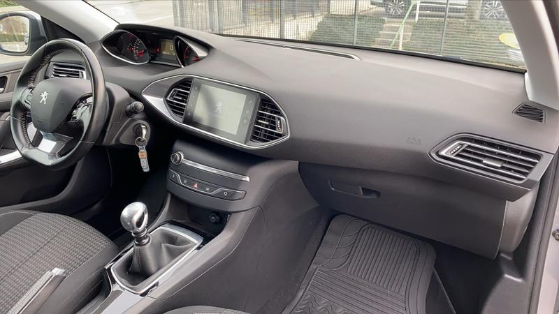 Peugeot 308 II 1.6 BlueHDi 120 Style - 5 places