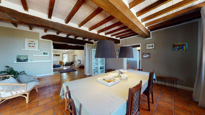 Maison - 250 m² - 5 pièces