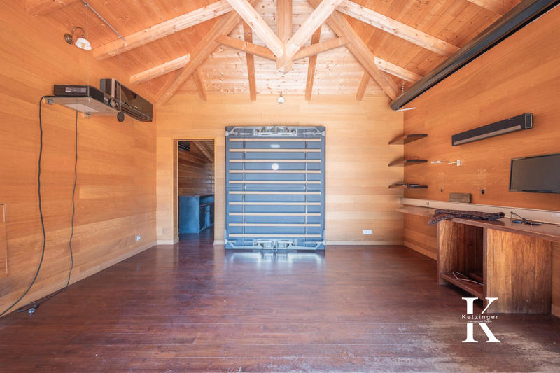 Villa - 256 m² - 6 pièces