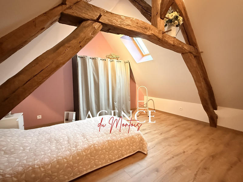 Maison - 205 m² - 5 pièces