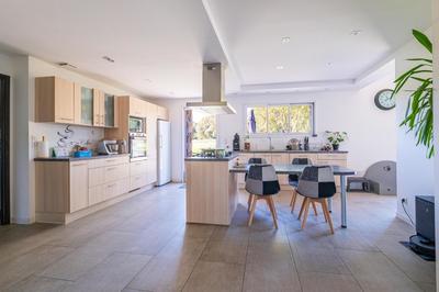 Maison en pierre - 224 m² - 6 pièces