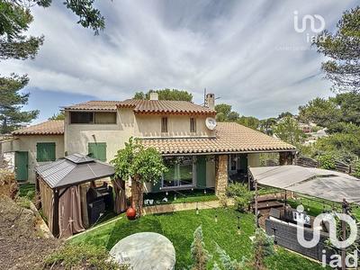 Maison - 246 m² - 7 pièces