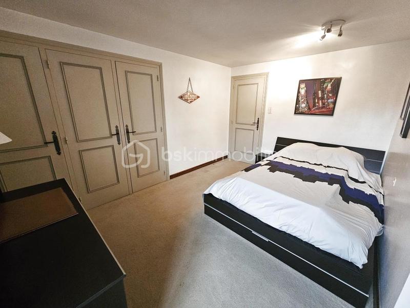 Maison - 235 m² - 7 pièces