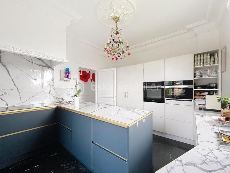 Maison de maîtres - 181 m² - 7 pièces