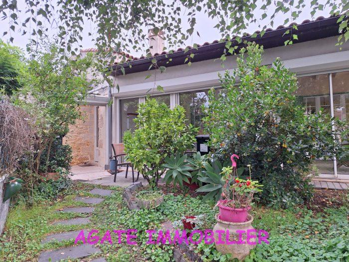 Maison - 207 m² - 7 pièces