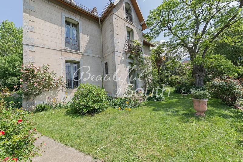 Maison chambre d'hôtes - 330 m² - 15 pièces