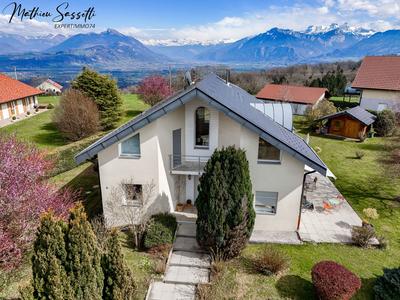 Maison contemporaine - 206 m² - 6 pièces