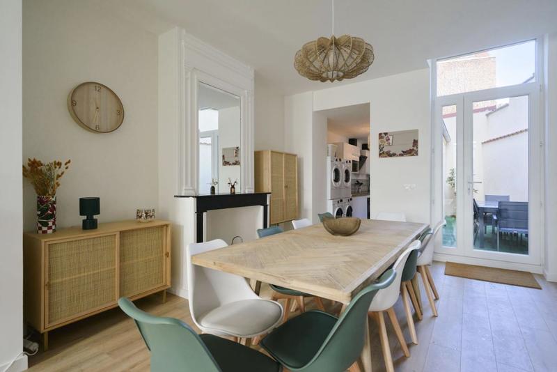 Maison - 179 m² - 11 pièces