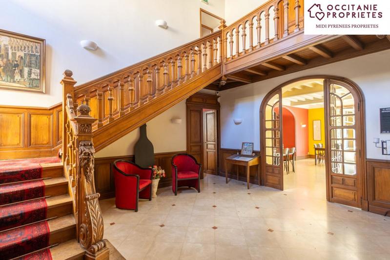 Maison de maîtres - 540 m² - 13 pièces