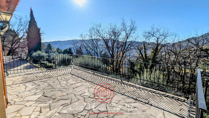 Maison - 257 m² - 9 pièces