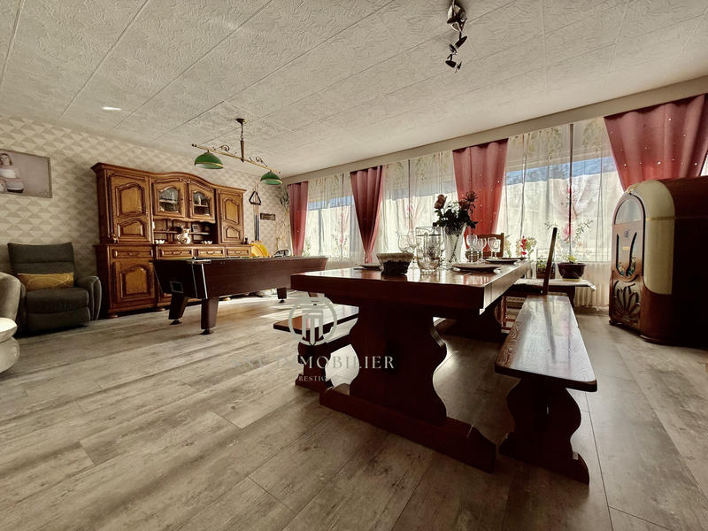 Maison - 206 m² - 9 pièces