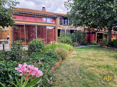 Maison - 182 m² - 6 pièces