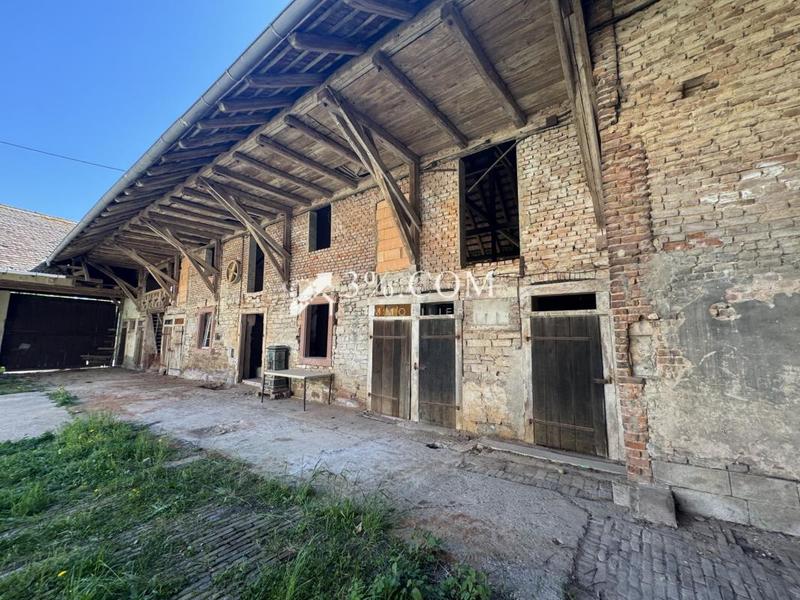 Maison - 390 m² - 8 pièces