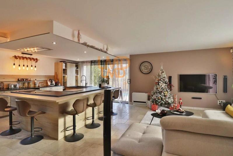 Maison - 110 m² - 4 pièces