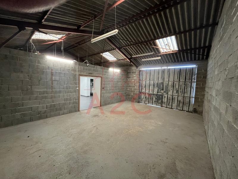 Local d'activité / Entrepôt - 179 m²