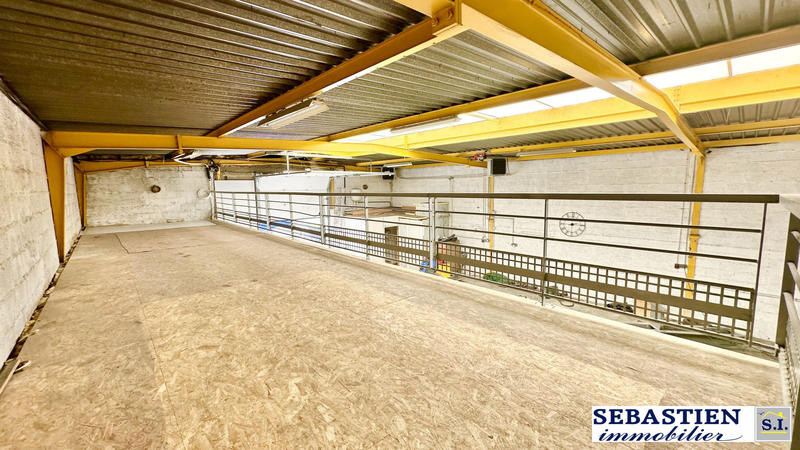 Local d'activités - 254 m²