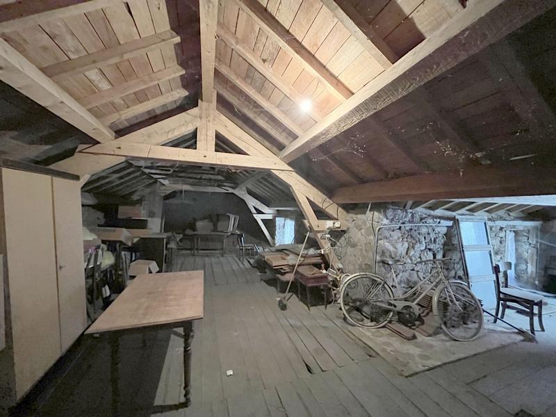 Maison - 300 m² - 17 pièces