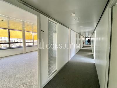 Bureau - 644 m²