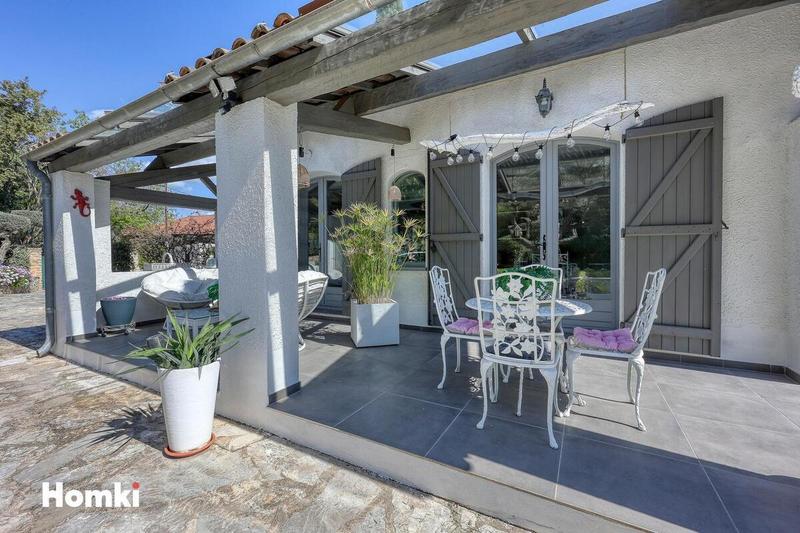 Maison - 207 m² - 6 pièces