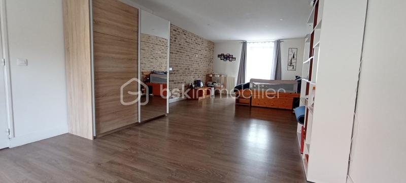 Maison - 247 m² - 8 pièces