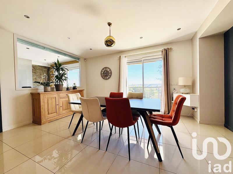 Maison - 220 m² - 6 pièces